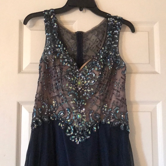 Dress - Picture 2 of 5